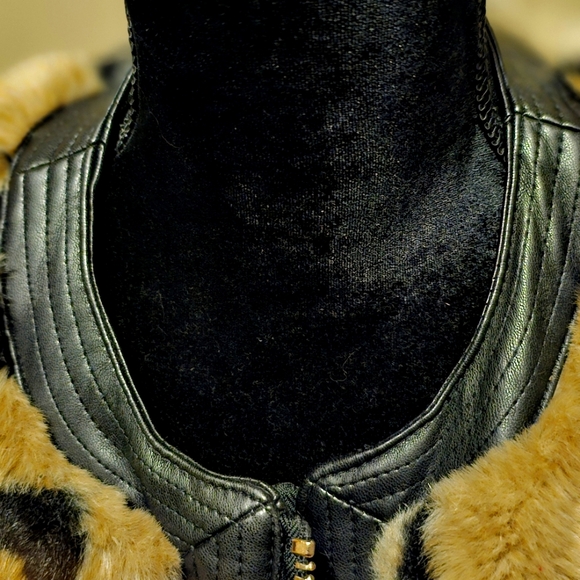 Faux fur animal print jacket - Picture 12 of 15